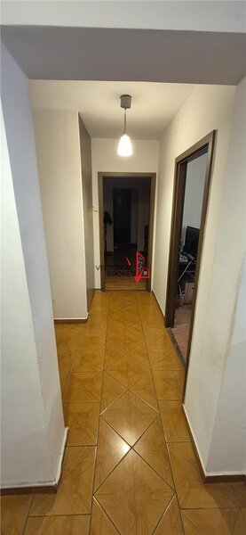Titan, Poarta 4 Faur, 3 camere,